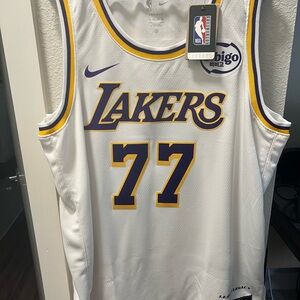 Luka Dončić white Lakers swingman jersey. Size XL. Brand new